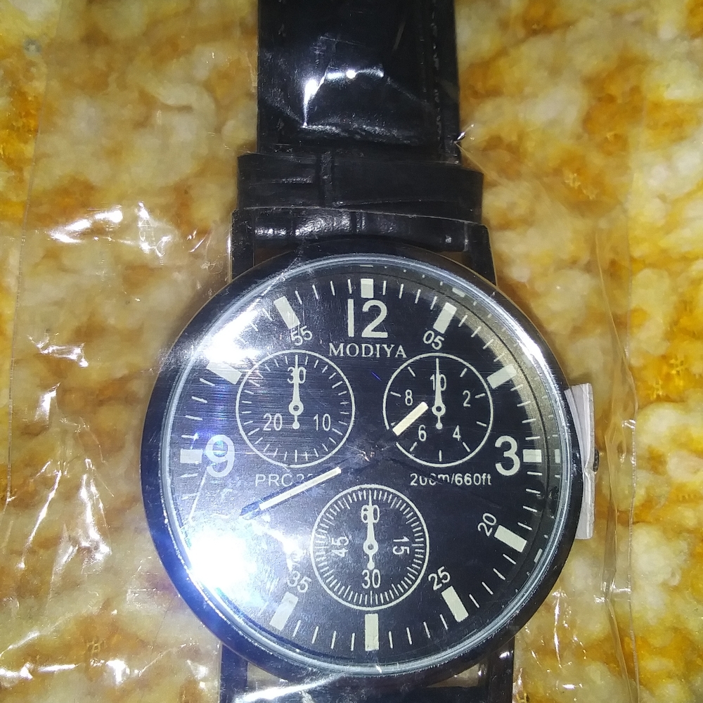 Modiya mens watch new in pk